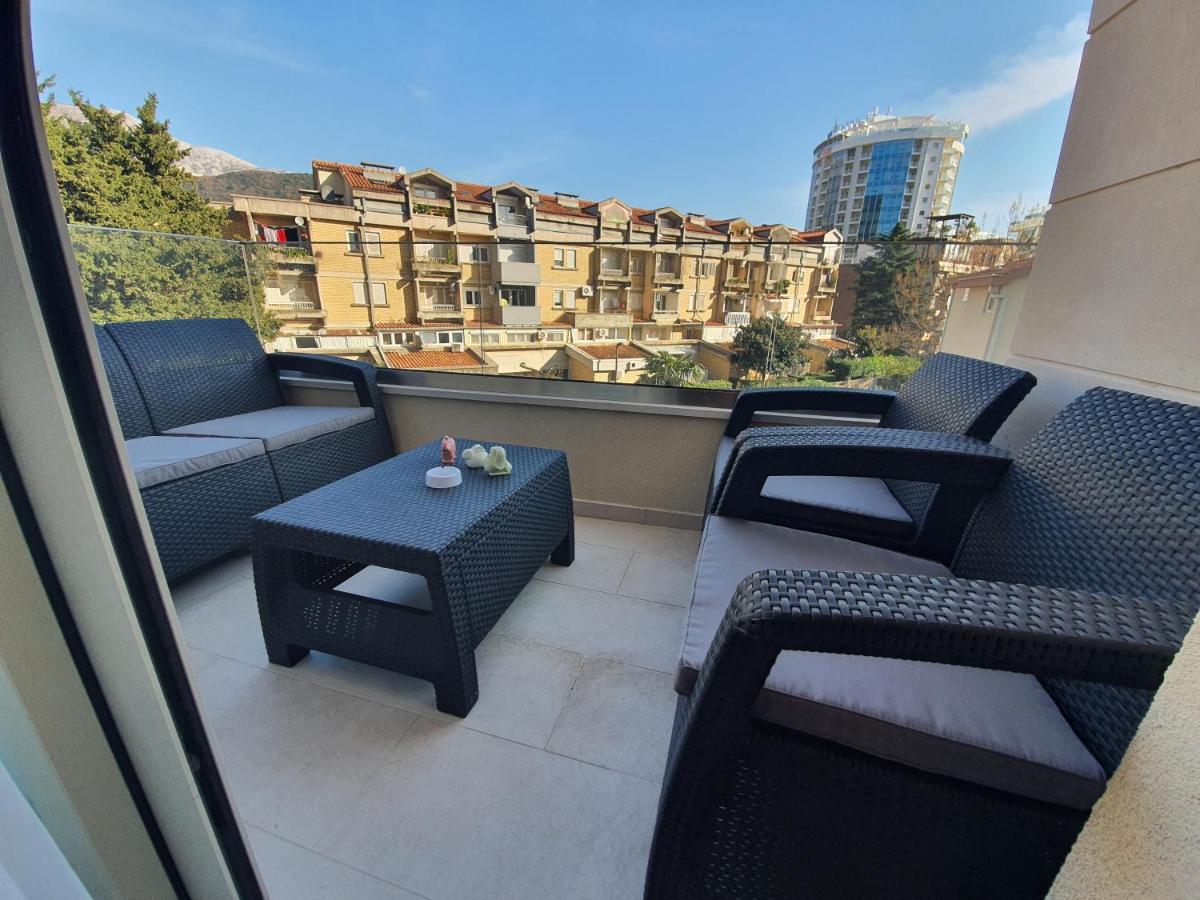 Apartment As *