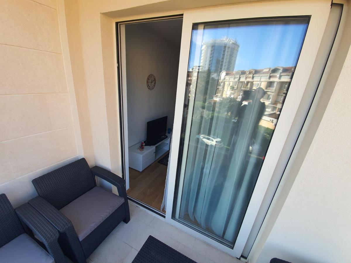 As Apartment
