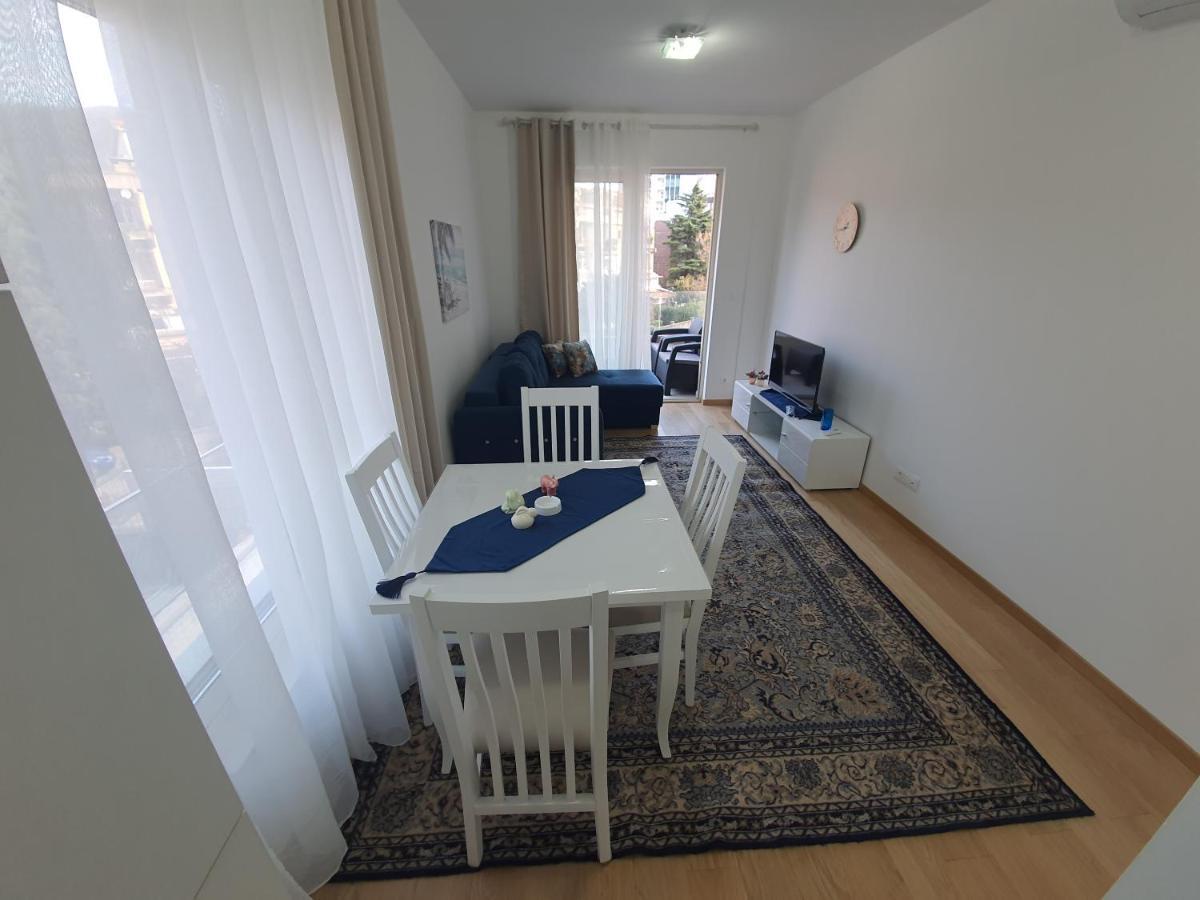 Apartment As *